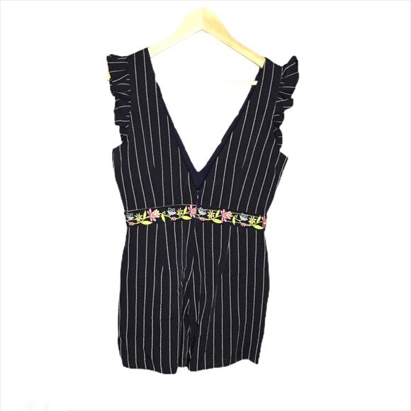 Foxiedox Navy Floral Embroidered Ruffle Romper Size Small NWT - Picture 1 of 4